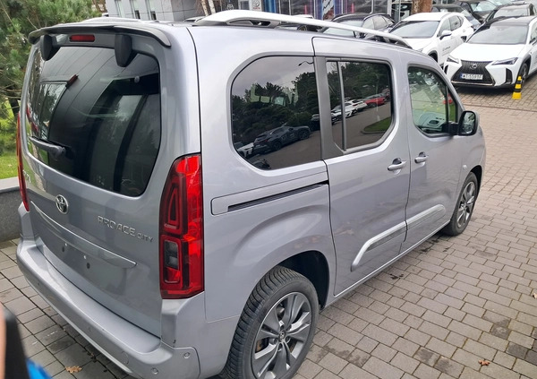 Toyota Proace City Verso cena 89900 przebieg: 147200, rok produkcji 2020 z Chociwel małe 37